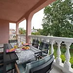 Апартаменты Large Family Sabrina On Two Floors