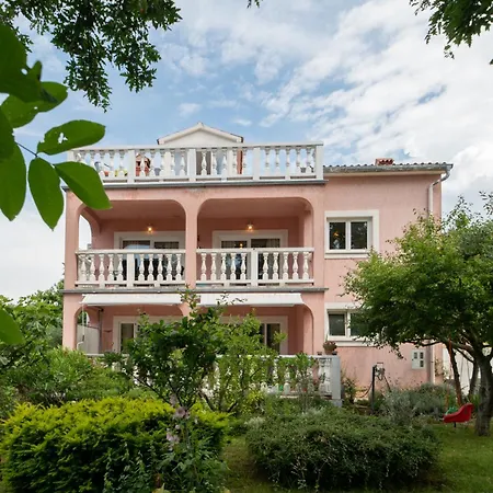 Apartment Large Family Sabrina On Two Floors *