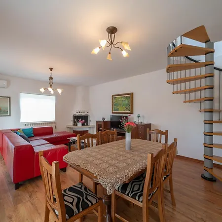 Large Family Sabrina On Two Floors Апартаменты *