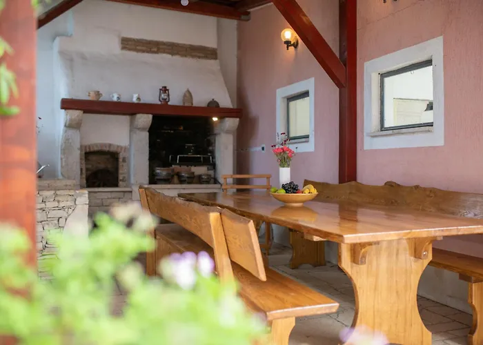 Large Family Sabrina On Two Floors Apartment