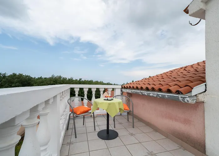 Large Family Sabrina On Two Floors *