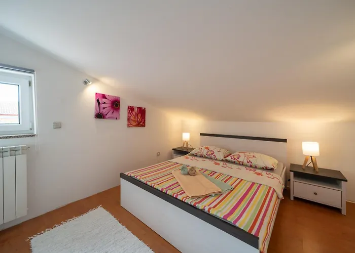 Apartment Large Family Sabrina On Two Floors Porec