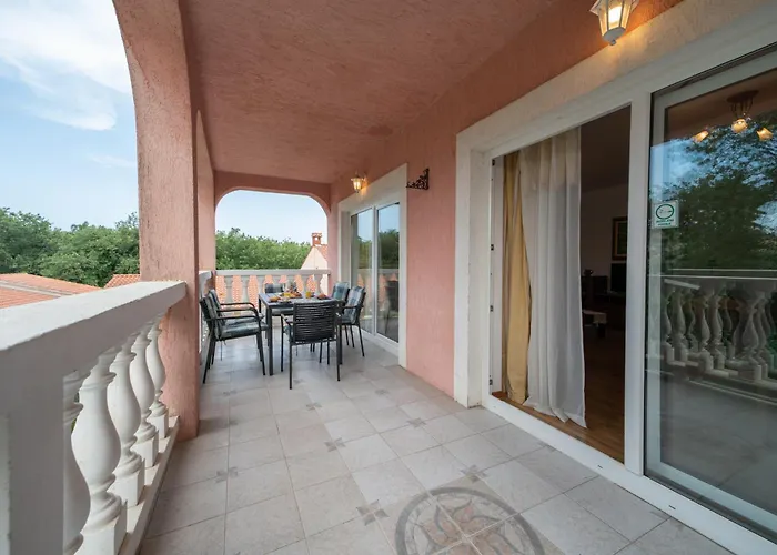 Apartman Large Family Sabrina On Two Floors *